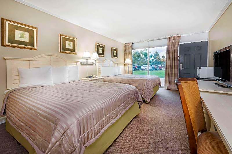 Howard Johnson Burlington – Burlington, IA