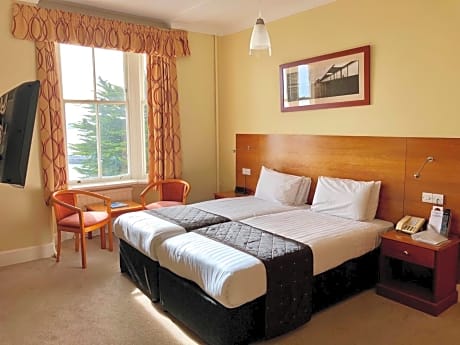 Double or Twin Room with Sea View - No Dogs
