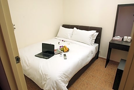 Superior Queen No Window