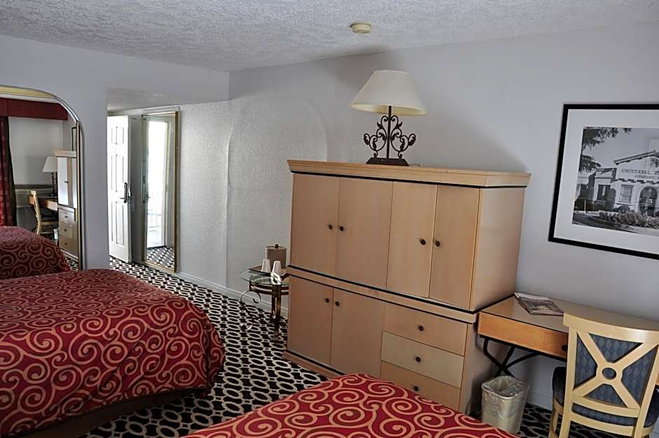 Delos Reyes Palm Springs