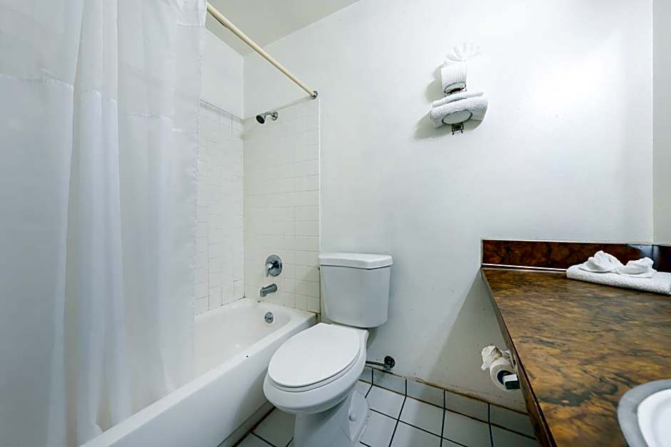 Best Value Inn by OYO Portland OR South East