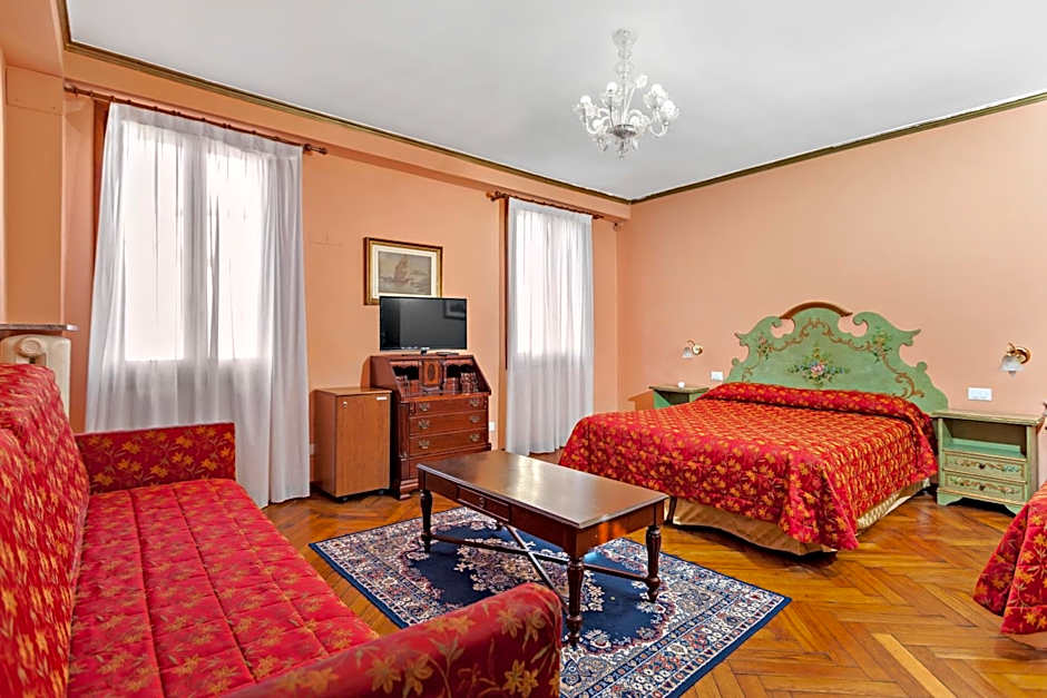 Photo 1 of 4 of Junior Suite