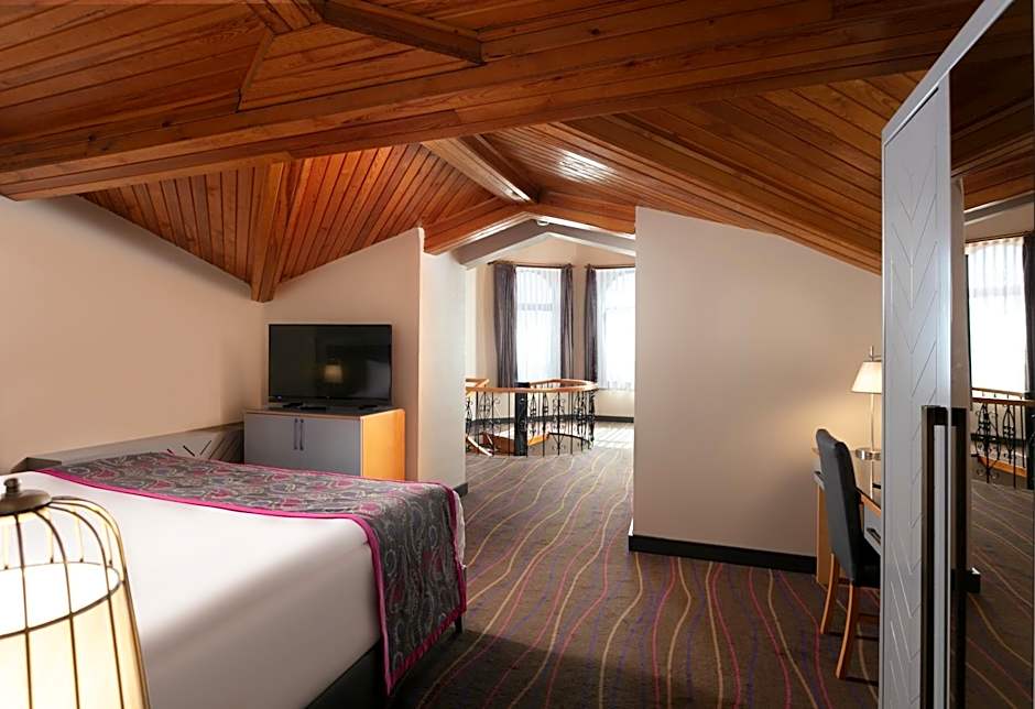 Photo 1 of 7 of Deluxe Family Suite
