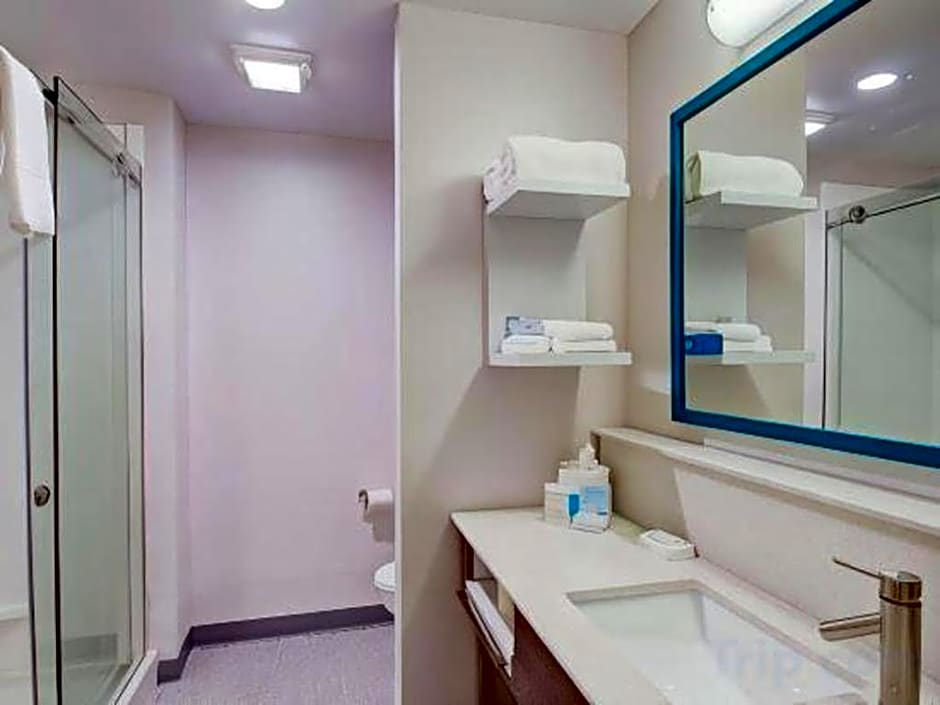 Hampton Inn & Suites Boston/Stoughton