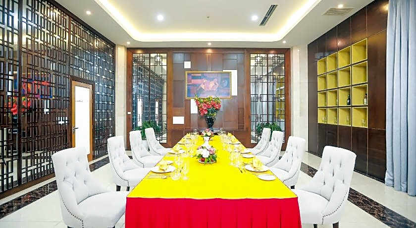 Muong Thanh Luxury Nhat Le Hotel