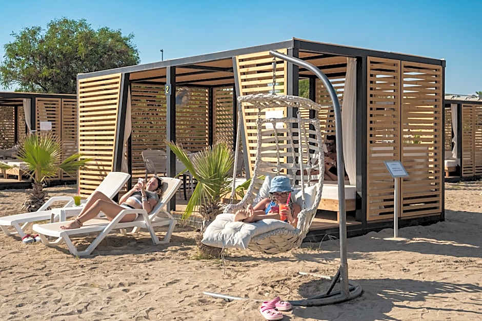 La Benata Beach Hotel