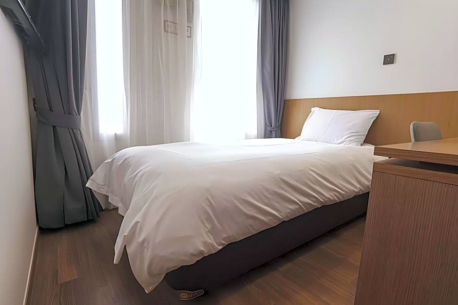 Kenny Stay Jeju Mosulpo