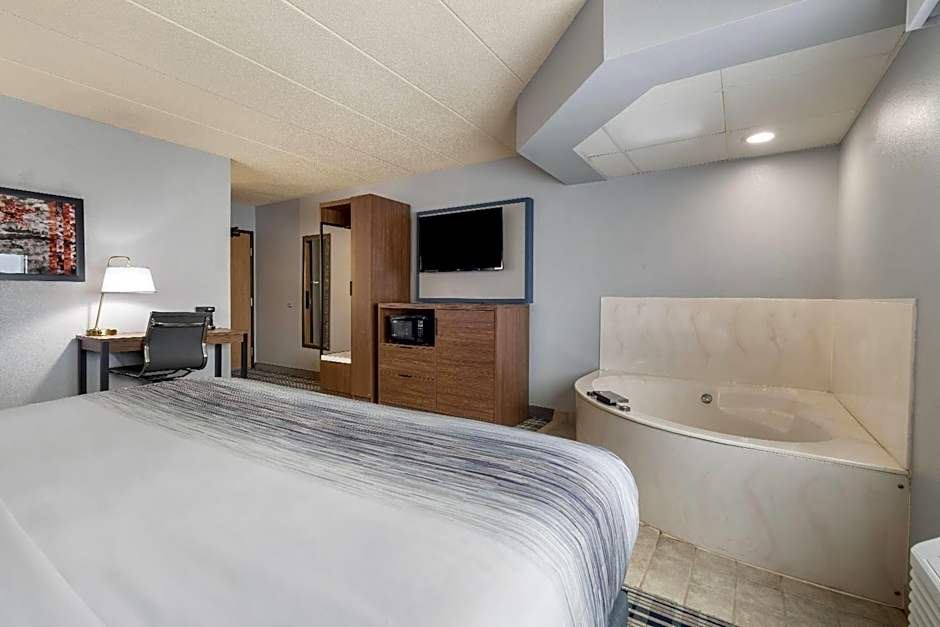 AmericInn by Wyndham Chamberlain - Conference Center