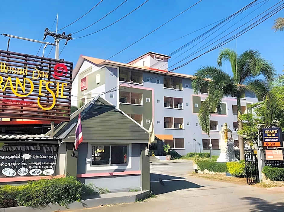 Grand Esie Service Apartment