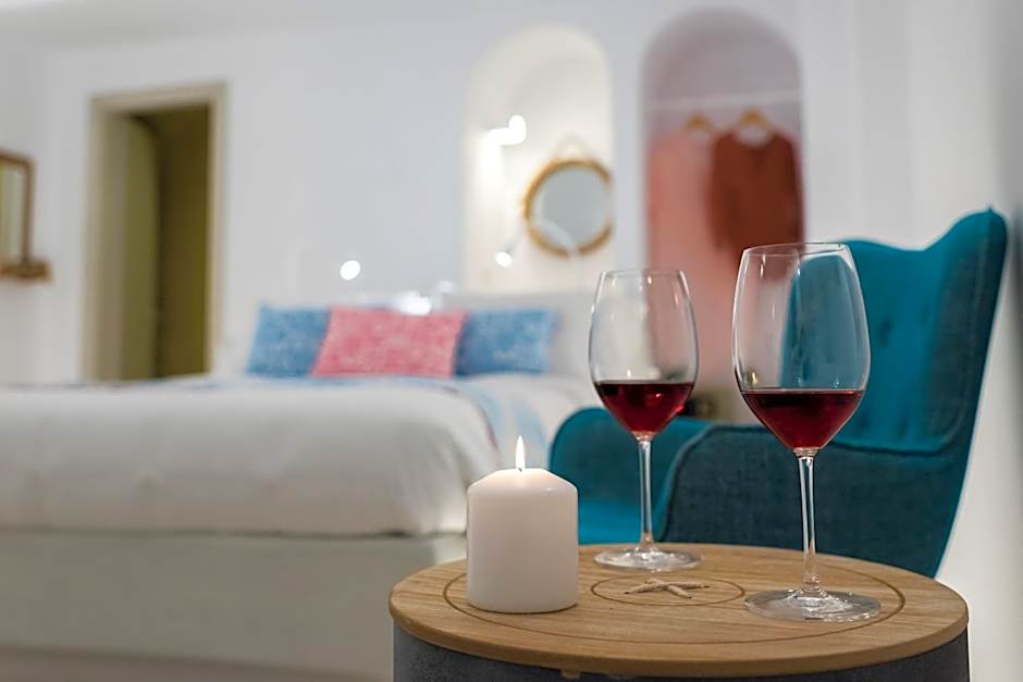 Kima Oia Suites
