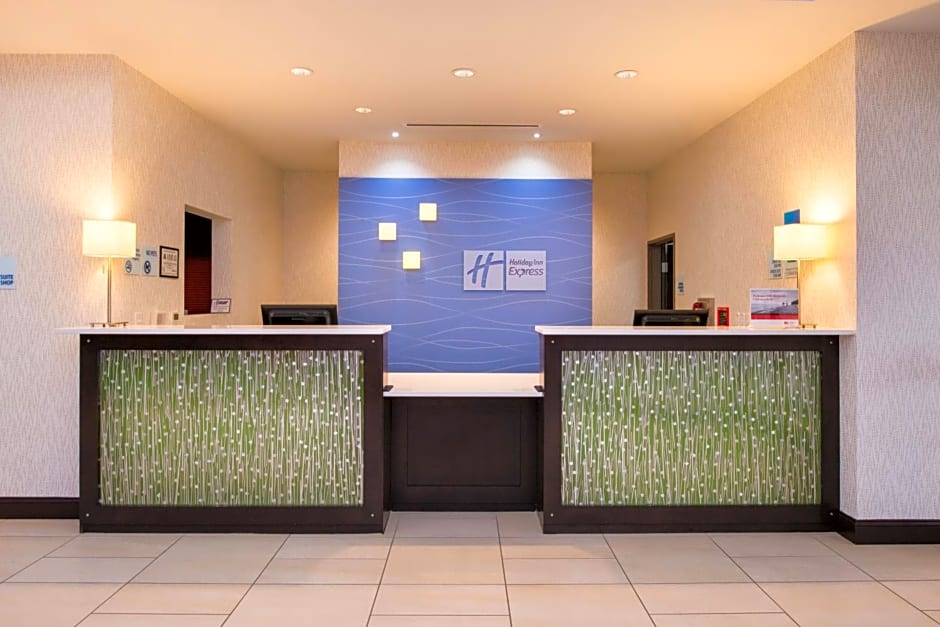 Holiday Inn Express & Suites Monroe