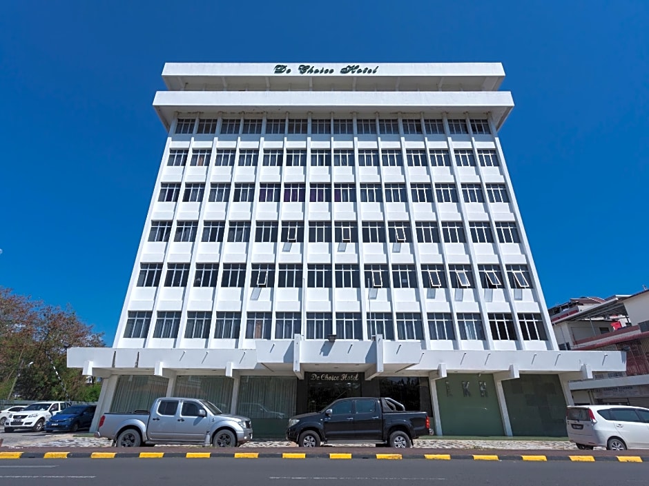 OYO 89619 De Choice Hotel