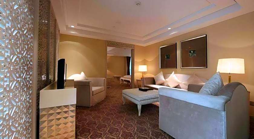 Yihe Grand Hotel
