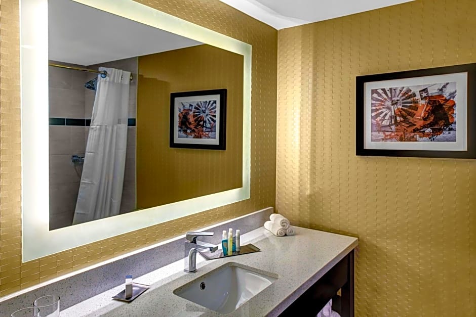 Doubletree by Hilton Arlington DFW South