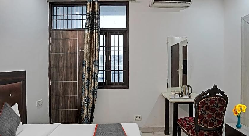 Hotel O The Signature Hotel Near Iskcon Temple Noida