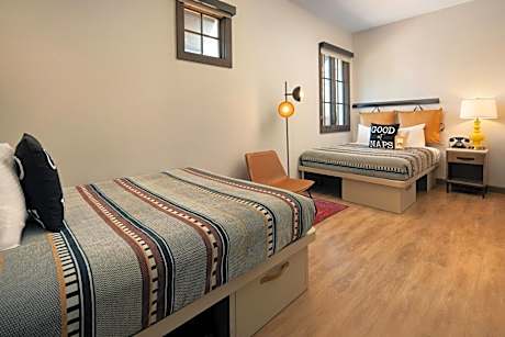 DOUBLE UP - 185 SQF, Guest room, 2 Queen