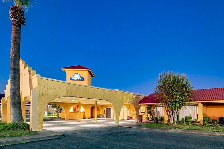 Days Inn by Wyndham Del Rio