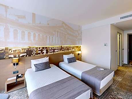 Superior Room with 1 double bed, City side