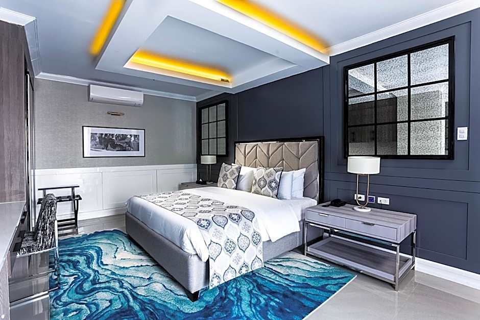 Photo 1 of 11 of Executive Suite