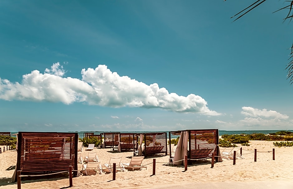 Estudio Playa Mujeres