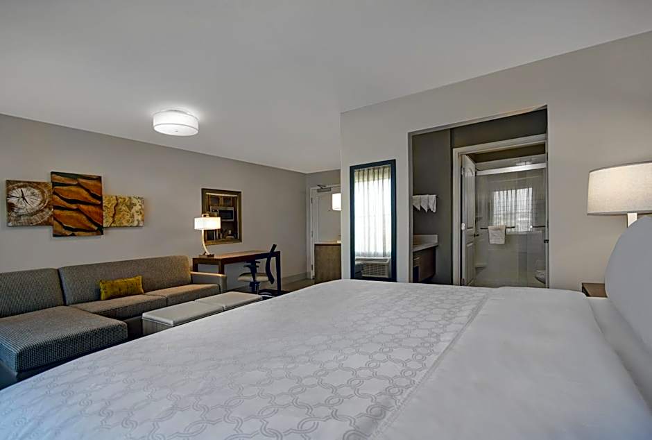 Staybridge Suites Sterling Heights - Detroit by IHG