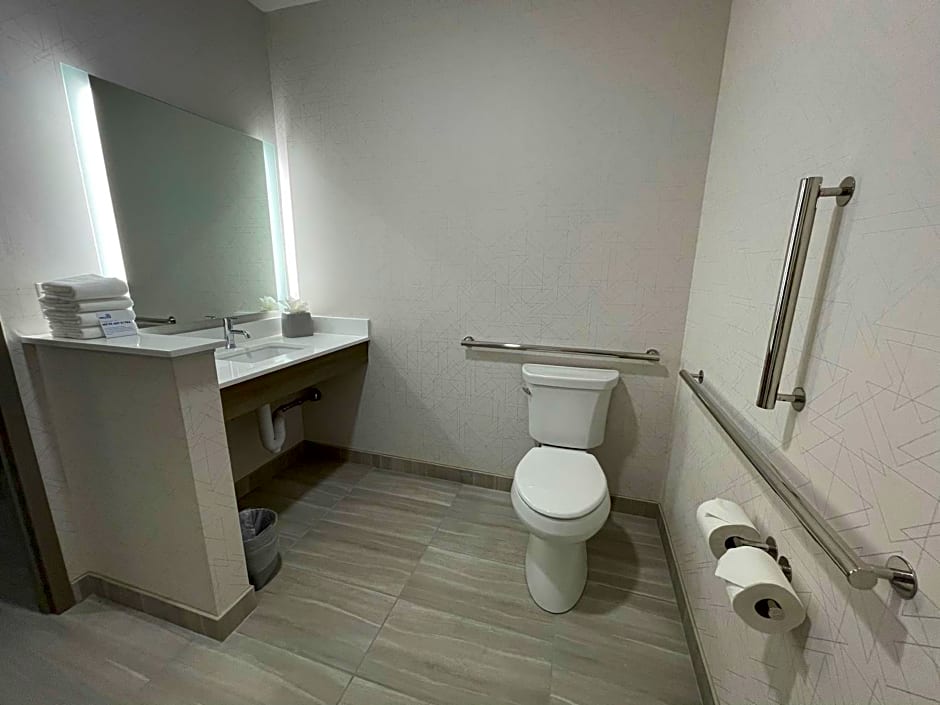 Holiday Inn Express and Suites Ft. Smith Airport By IHG