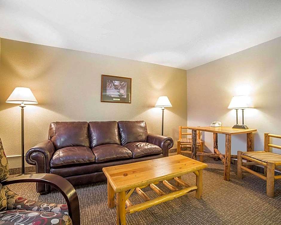 The Antler Lodge - Gardiner