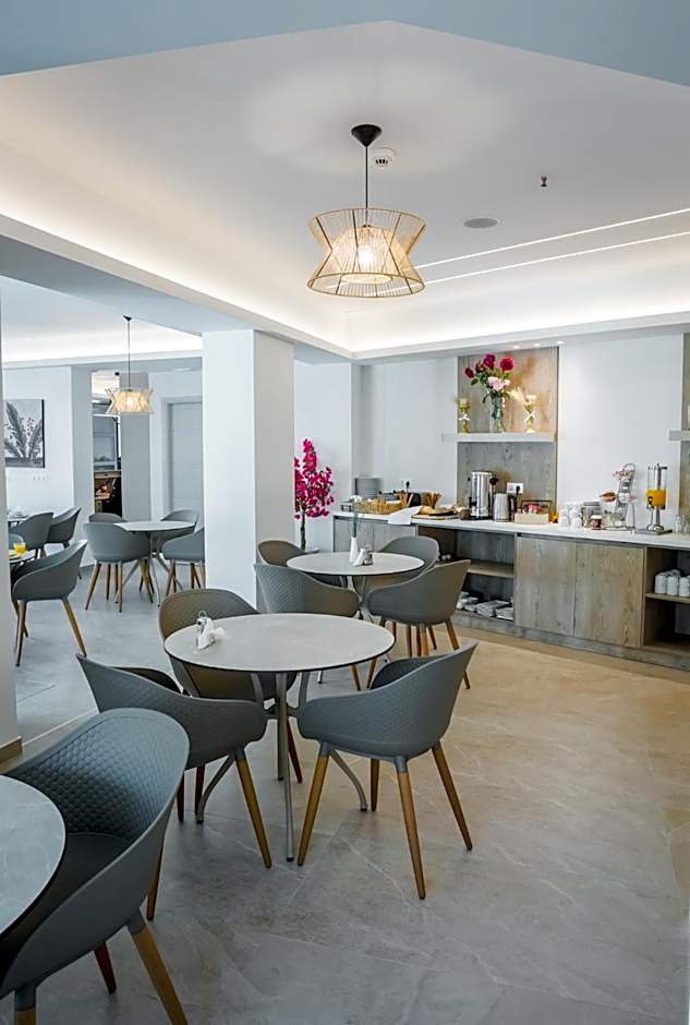 Theo Beach Hotel Apartments