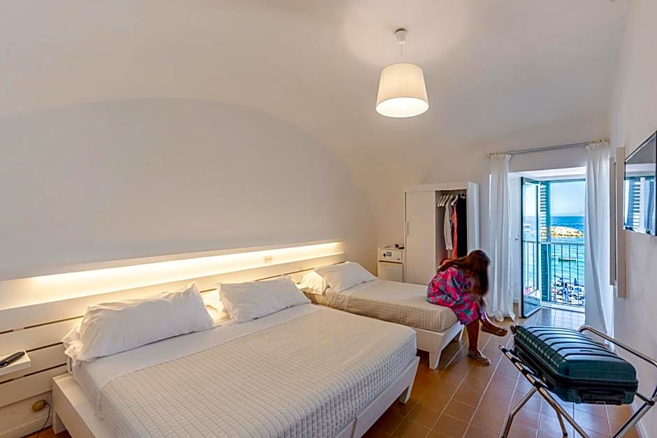 Hotel Baia Di Puolo
