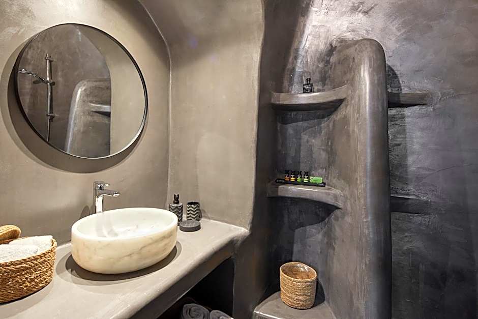 Arxegono Cave Houses Santorini