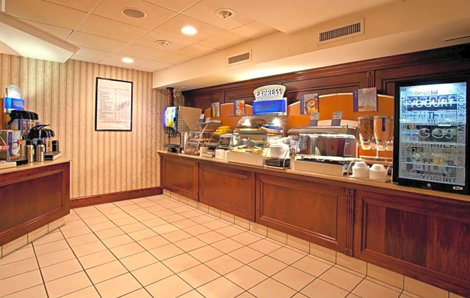 Holiday Inn Express & Suites Wadsworth, an IHG Hotel