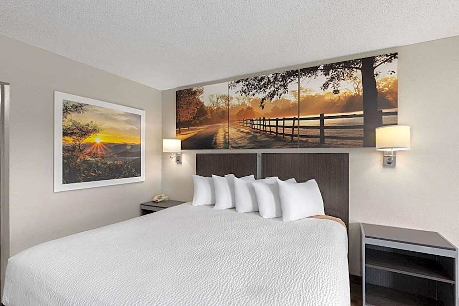 Days Inn by Wyndham Childersburg