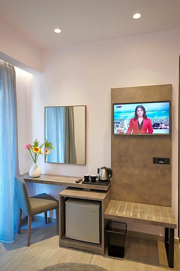 Meni Hotel & Apartments UNDER NEW MANAGEMENT