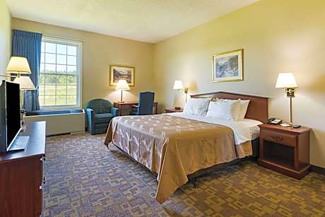 Quality Inn & Suites Schoharie near Howe Caverns