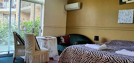 Queen Room with Spa Bath