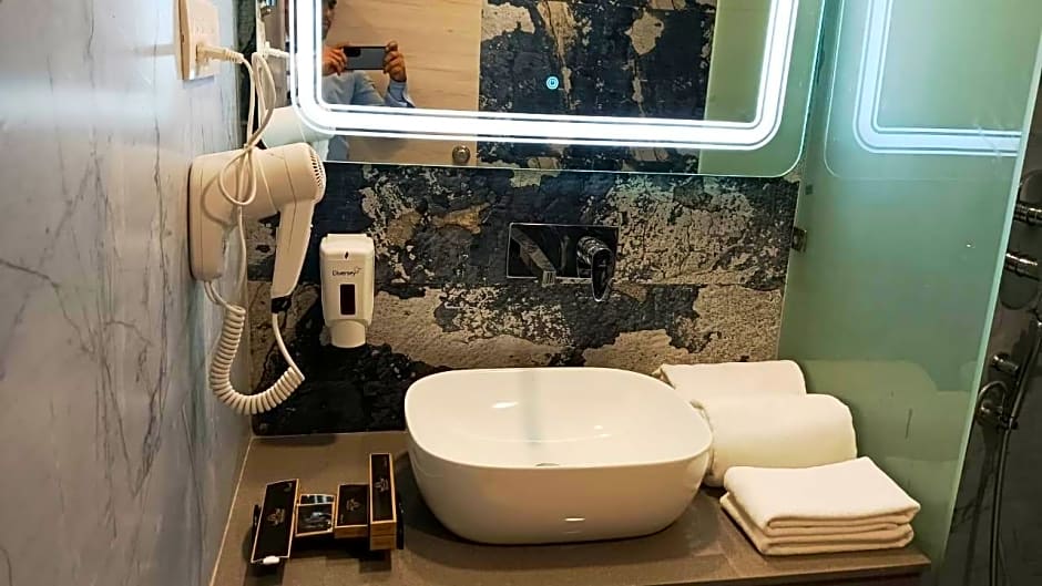 VIJAN BUSINESS HOTEL