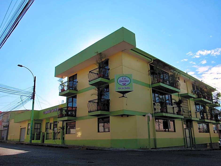 Hotel La Guaria Inn & Suites
