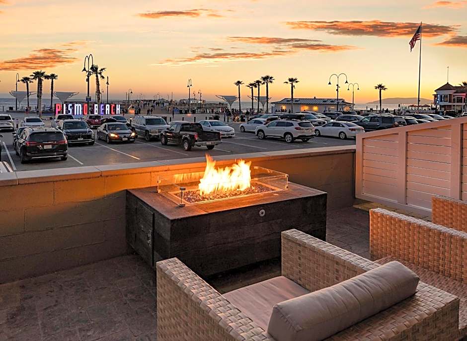 Inn at the Pier Pismo Beach, Curio Collection by Hilton