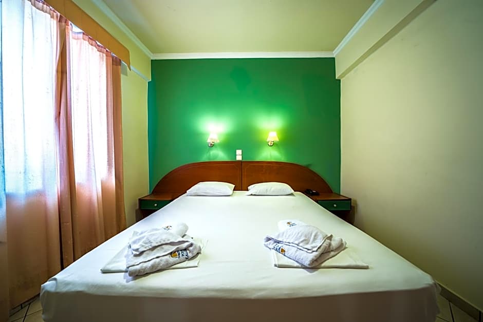 Porto Kalamaki Hotel