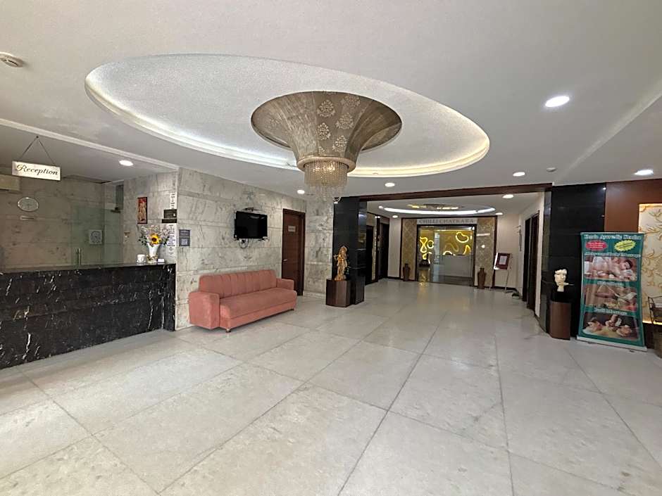 Hotel Crimson Palace