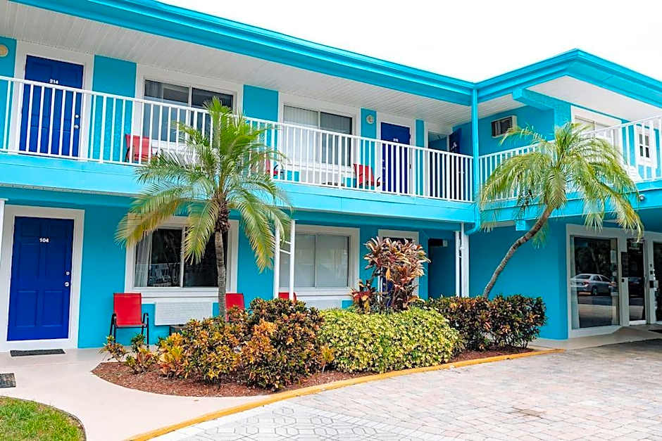 The Bayside Inn & Marina