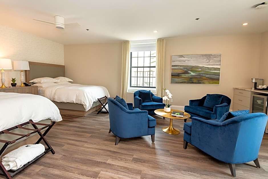 Photo 1 of 19 of Deluxe 1 Queen Bed Suite
