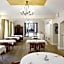 Three Crowns Hotel