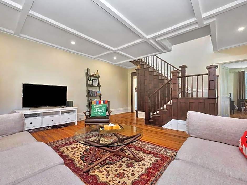 Wind & Waves - Wellington waterfront with Satellite TV & fire pit