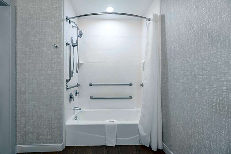 Hampton Inn By Hilton Martinsburg