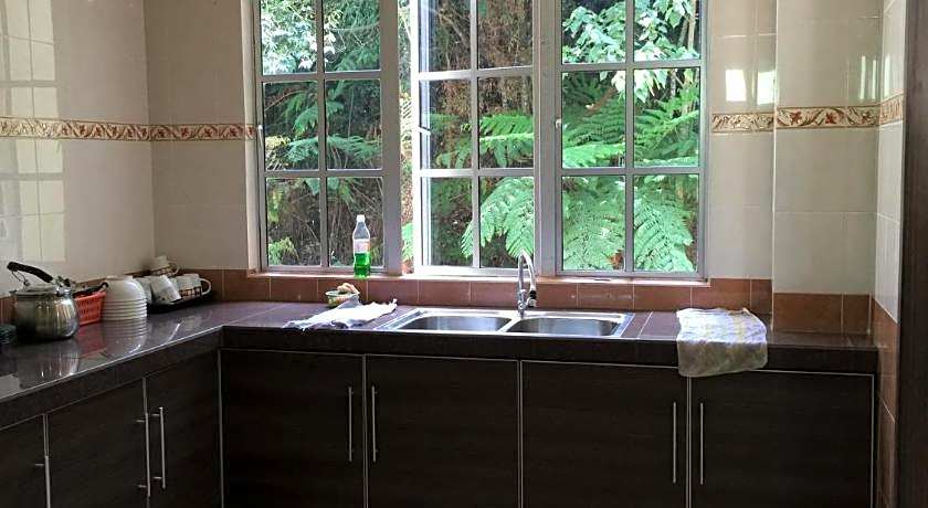 Cameron Pasar Malam Apartment @ Crown Imperial Court