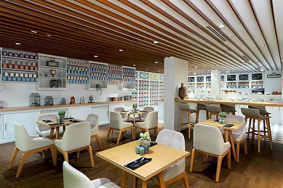 Al Falaj Hotel