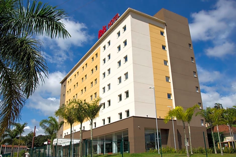 ibis Itatiba