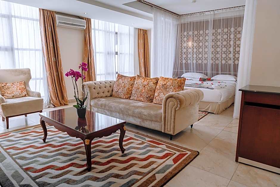 Saab Royale Hotel