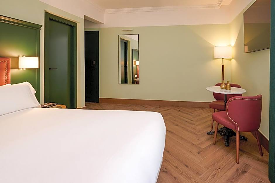 Honest Granada Hotel